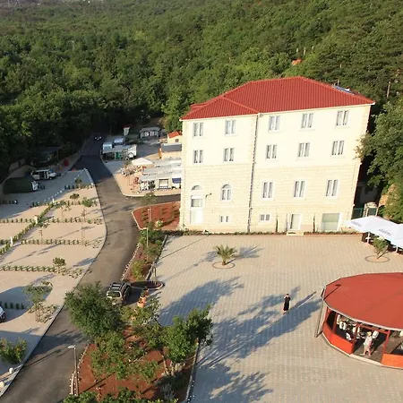 Apartments & Rooms Club Vala Guest house Selce