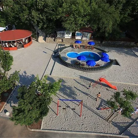 Guest house Apartments & Rooms Club Vala Selce