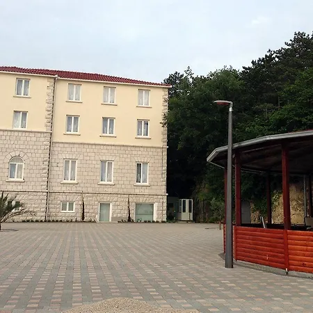 Guest house Apartments & Rooms Club Vala